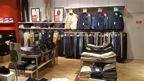 vetement homme saint etienne|Magasin de vêtement homme Celio SAINT